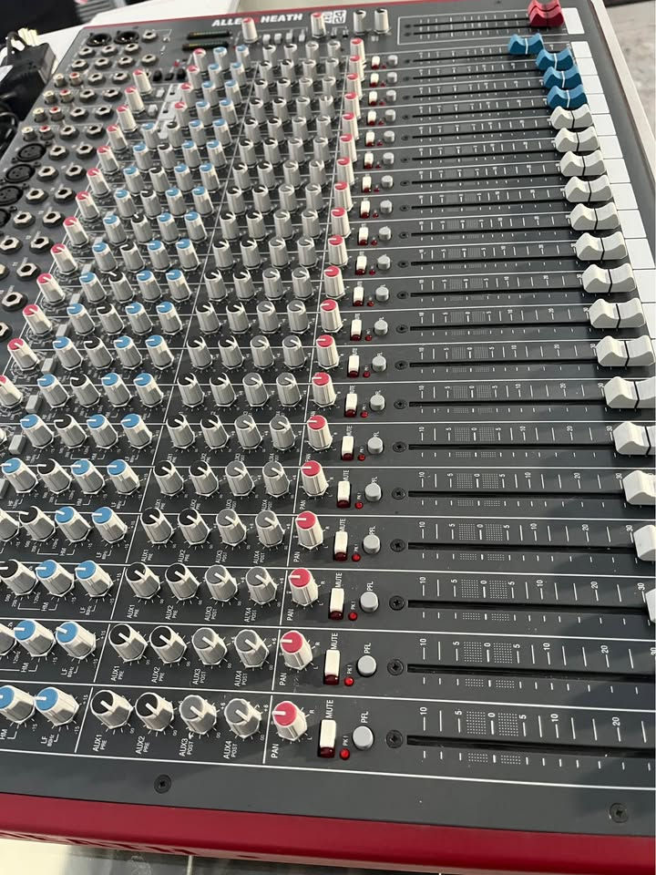 Thumbnail: Allen & Heath ZED-24 Mixing Desk