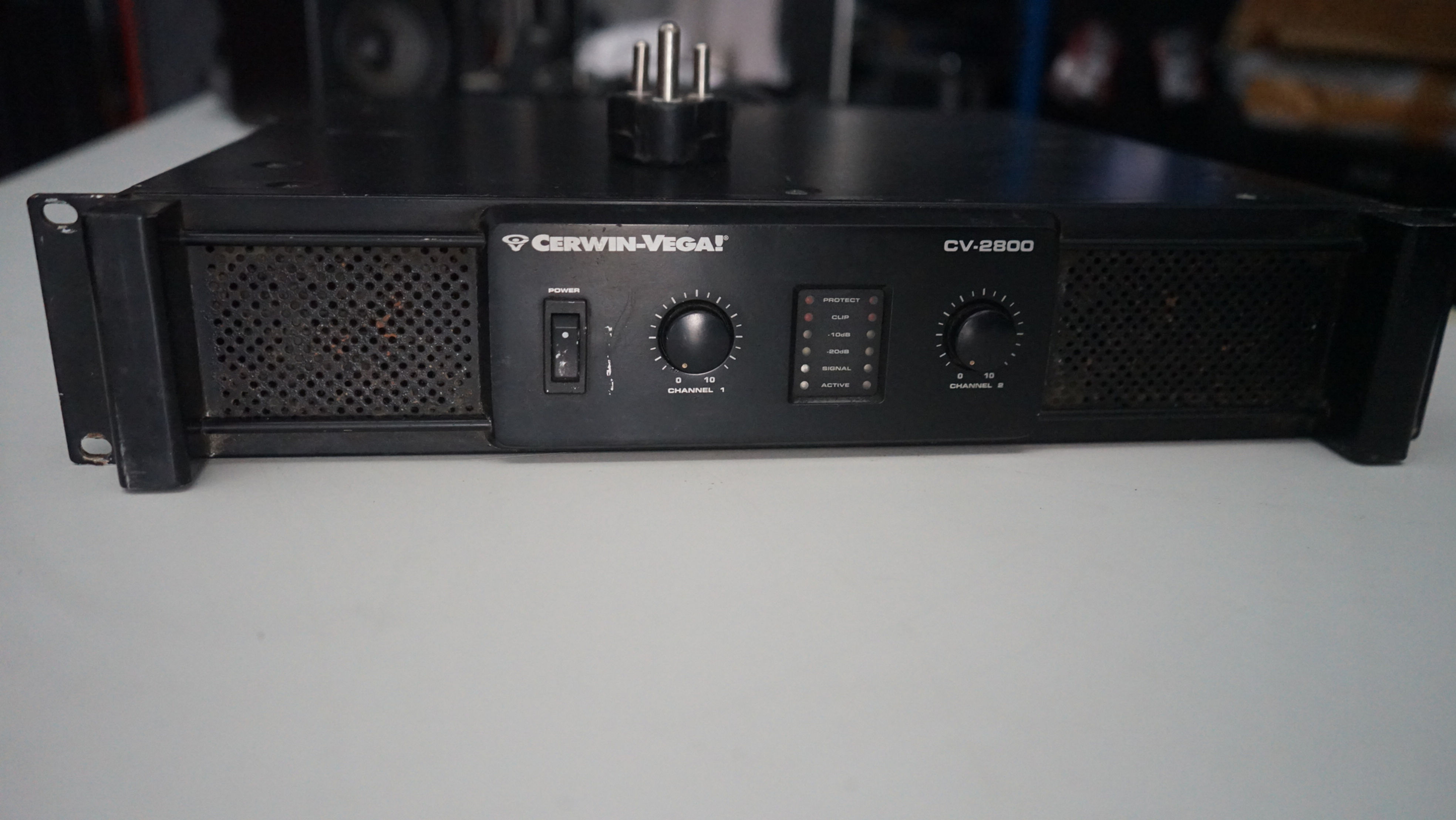 Cerwin-Vega CV-2800 Amplifier