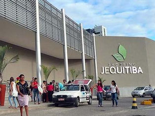 Fiscais vistoriam obras de expansão do Shopping Jequitibá