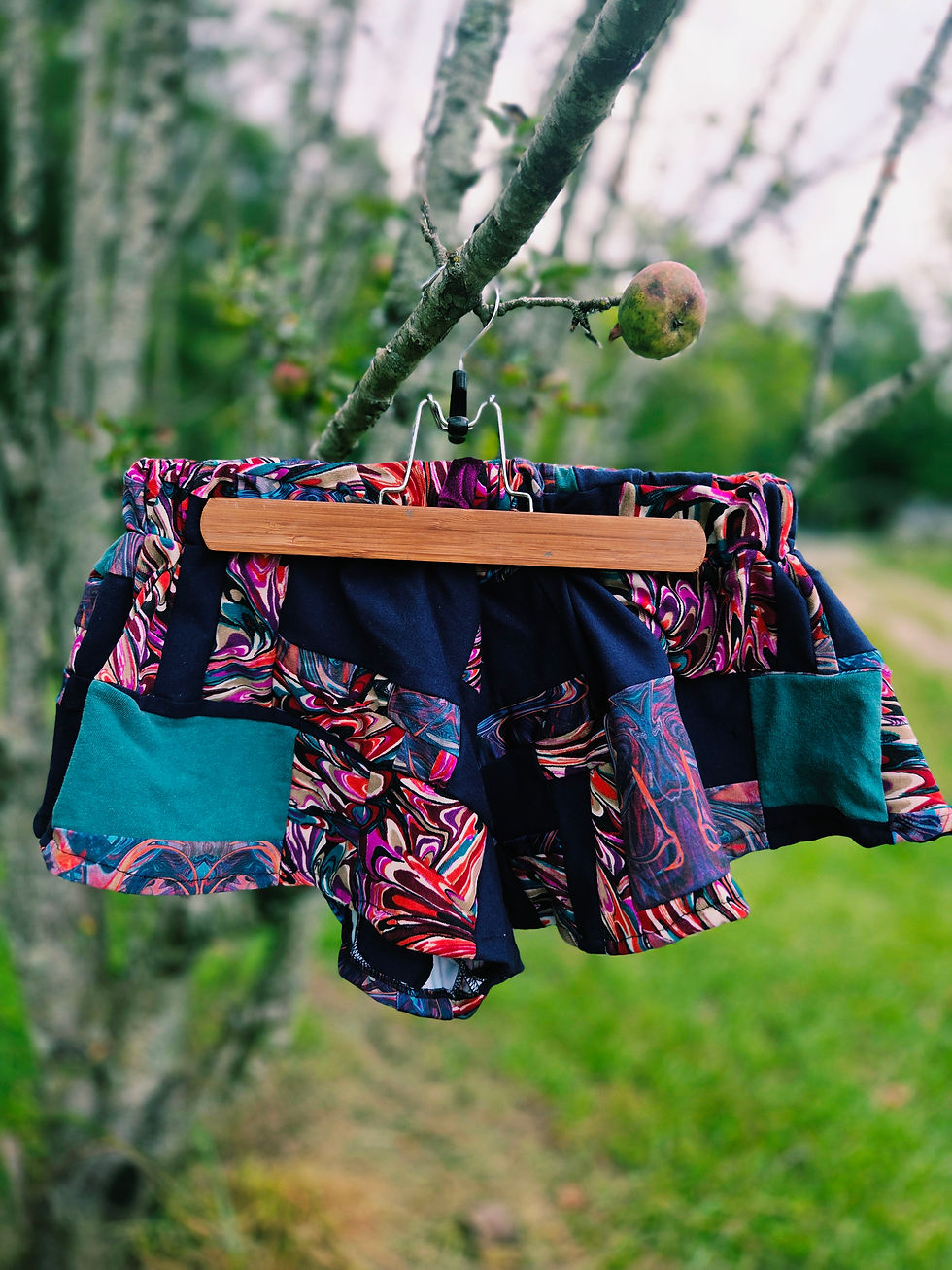 Thumbnail: Medium Flow Short Set