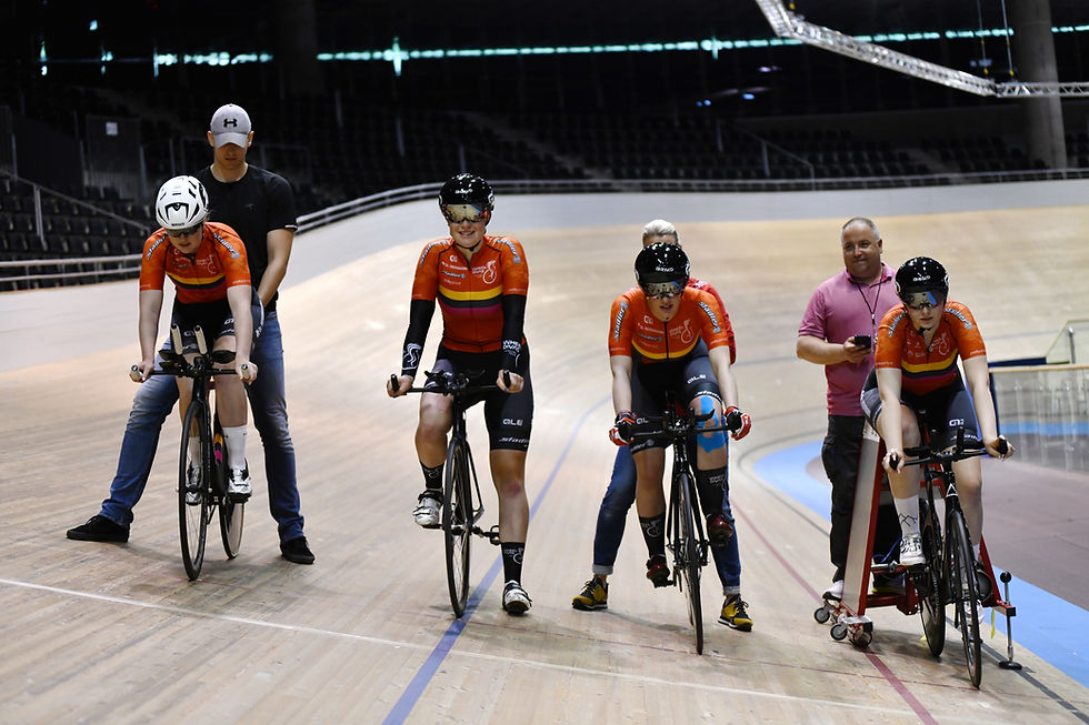 Mannschaftsvierer Bahnradsport- Training im Velodrom | Wheel Divas | Frauenradsport | Berlin | Radsportverein | Diskriminierung 