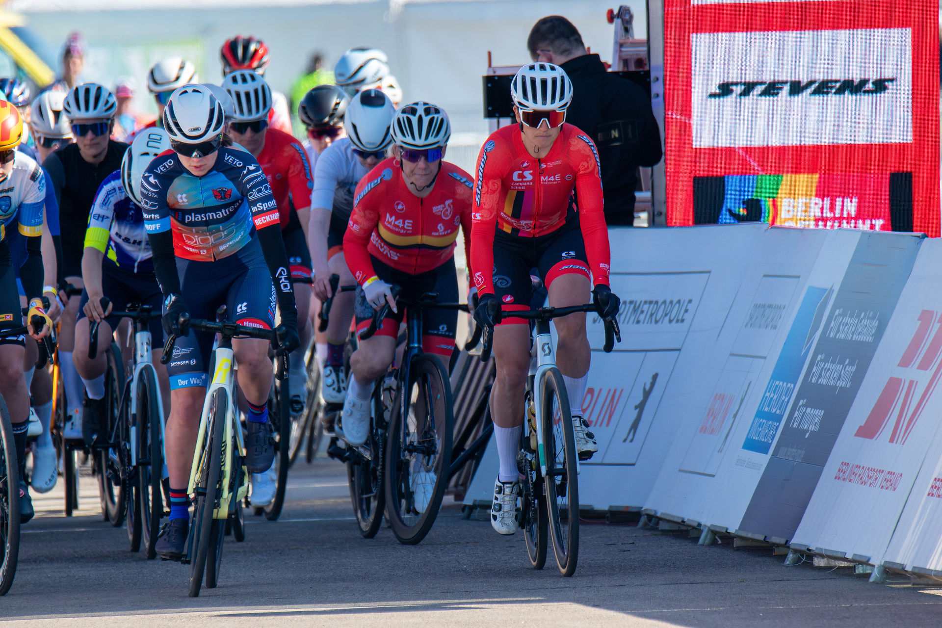  Airfield Race 2026, Stefanie Paul, Shelly Melicchio, Dieke Hendriks (Wheel Divas) 📷 Julius Päske