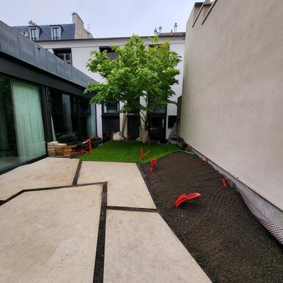 dalles coulées en béton brossé