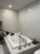 Oversized Tub took up space and left no room for storage