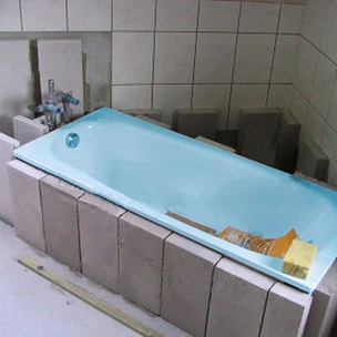 protecting bathtub with peelable coating