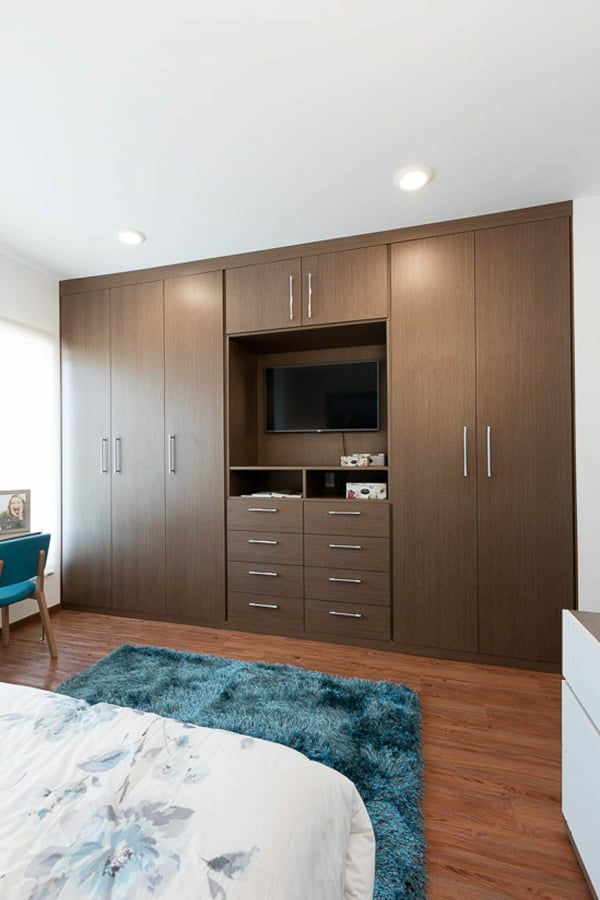 Miniatura: CLOSET