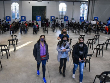 Vacunan hoy a más de 34 mil personas menores de 35 años en Santa Fe