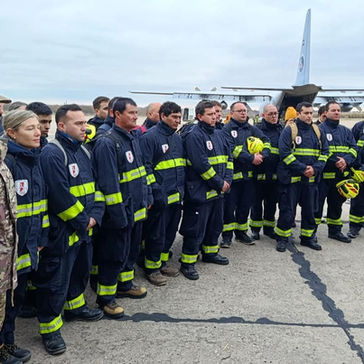 La brigada de 40 rescatistas de Santa Fe llegó a Venezuela con 8 toneladas de equipos técnicos