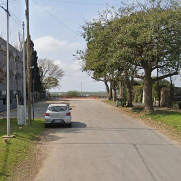 In fraganti encontraron a un hombre en San Lorenzo intentando robar un auto estacionado