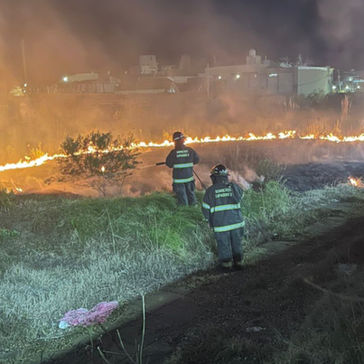Incendio en un terreno ubicado en pleno centro histórico de San Lorenzo