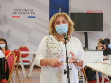 Coronavirus: internados sin vacunas, nuevo protocolo en escuelas y tercera dosis