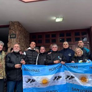 Veteranos de Malvinas de San Lorenzo visitaron a Lionel Scaloni en Pujato