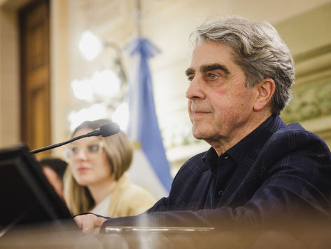El senador Traferri propone una ley que promueve la publicación de libros de escritores santafesinos