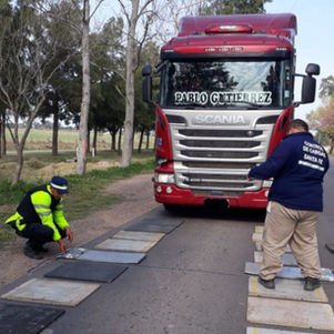 Desde el lunes 5 endurecen en la provincia las multas por exceso de peso en camiones