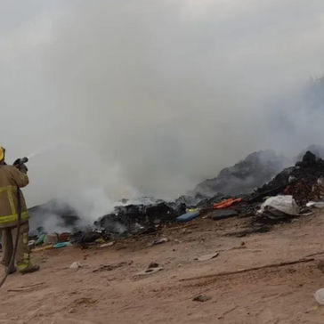 Bomberos beltranenses sofocaron tres incendios durante el fin de semana, uno en la cava de Ar-Zinc