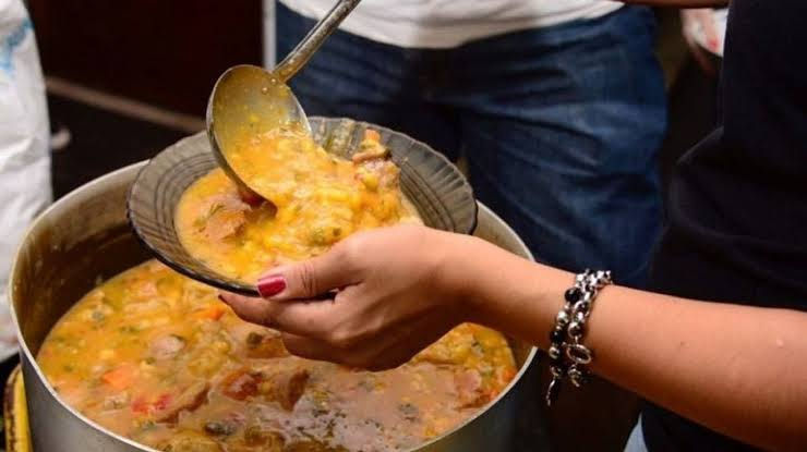 Venderán locro solidario en Capitán Bermúdez para ayudar a una escuela rural de Vera