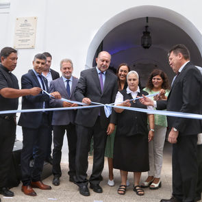 Perotti inauguró las obras de restauración del convento San Carlos y la parroquia San Lorenzo Mártir