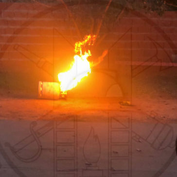 Bomberos controlaron el incendio de una garrafa en Puerto General San Martín