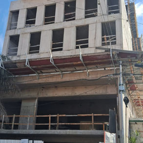Tragedia en San Lorenzo: cuatro obreros murieron y uno resultó herido grave tras caída de un montacargas