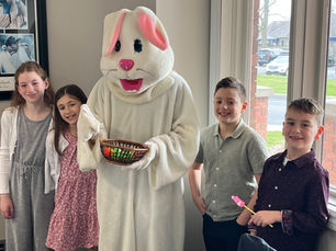 A BUSY EASTER BUNNY TODAY !