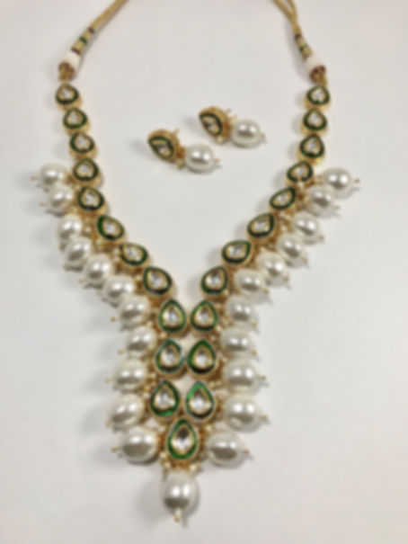 Kundan and Pearl Necklace Set