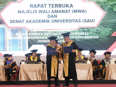 Sekjen Kemenkumham Terima Doktor Honoris Causa dari UNESA