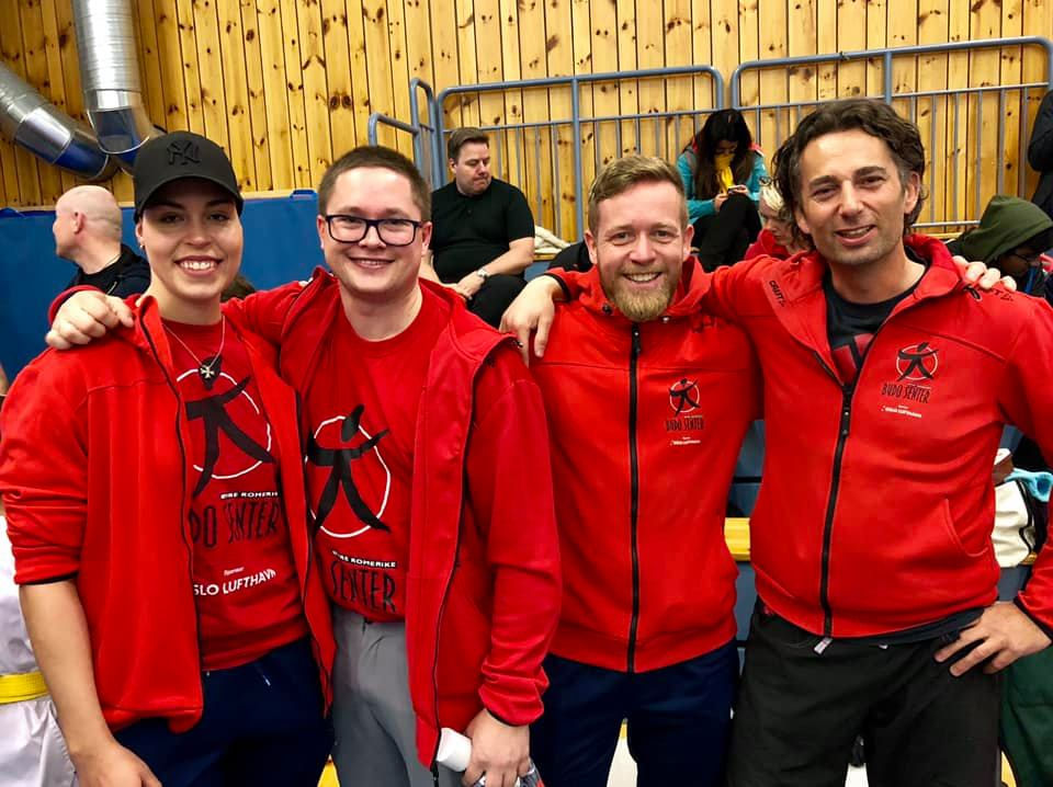 Bilde: Tina Røe Skaar, Kristoffer Torseth, Frode Blaker og Ken Johansen var coacher på stevne