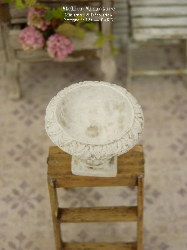 Miniature : Coupe Médicis, Miniature en Résine, Shabby Blanc, Maison de Poupée, 1/1