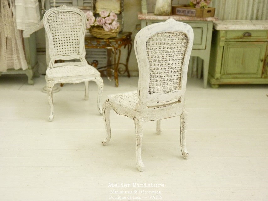 Miniature : Chaise Louis XV, Imitation Cannage, Blanc Vieilli, Maison de Poupée, 1/12