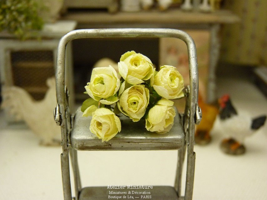 Thumbnail: 6 Roses Miniatures Jaunes, Fleurs en Papier, 100% fait main, Maison de Poupée