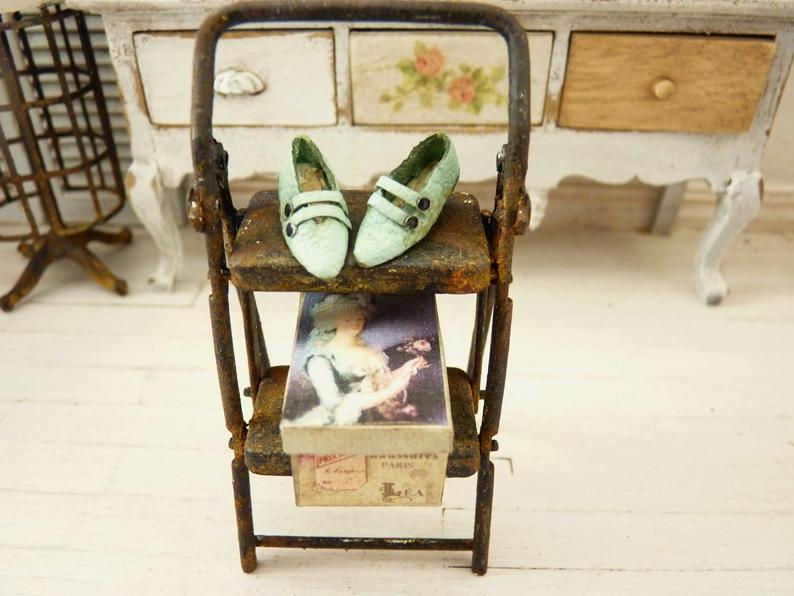 Thumbnail: Miniature Green Shoes, Fashion accessory, Doll House, Scale 1/12