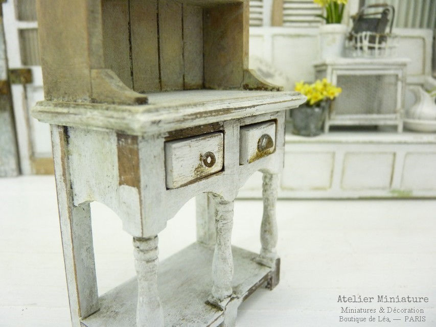 Miniature : Vaisselier Miniature en Bois, Shabby Chippy Blanc, Maison de Poupée 1/12