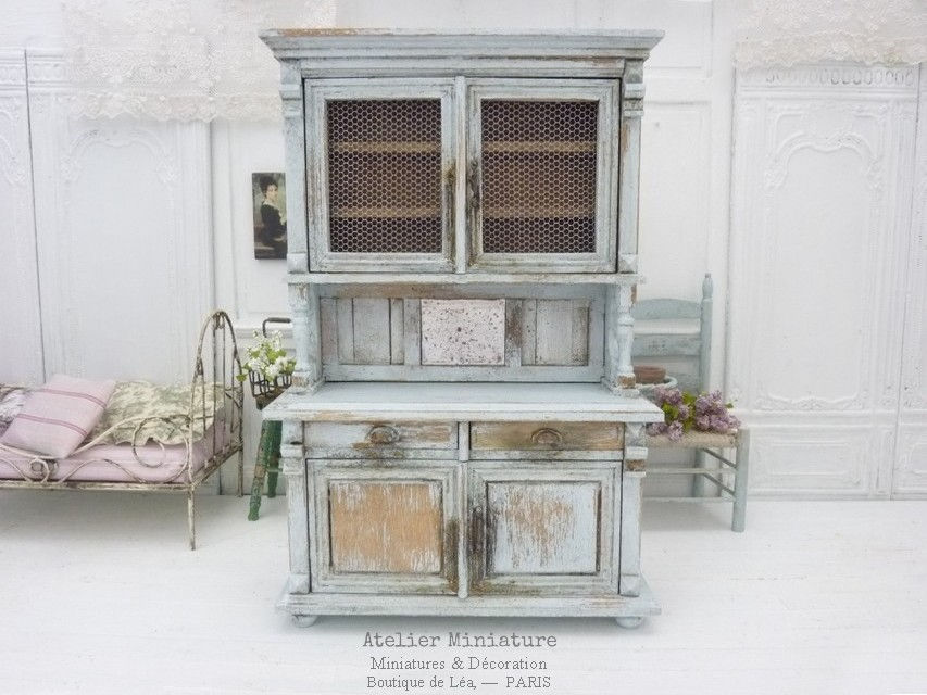 Vaisselier Parisien Miniature en Bois, Chippy Shabby Bleu Ciel