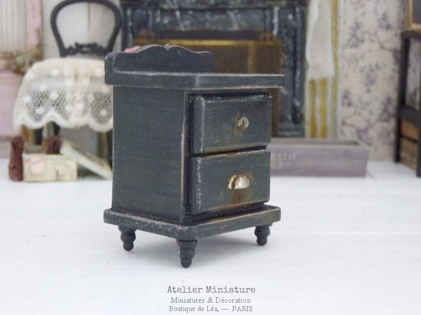 Miniature : Chevet Miniature en Bois, Chippy Shabby Noir, Maison de Poupée, 1/12