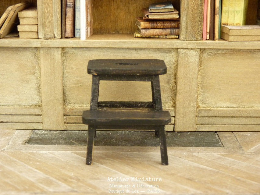 Escabeau de Campagne Noir, Miniature en bois, Échelle 1/12