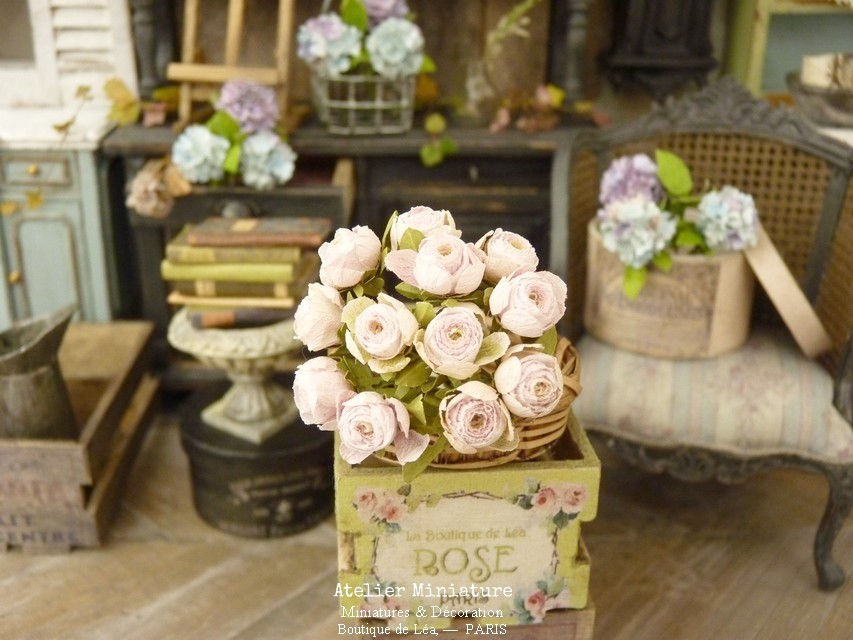 Miniature : Bouquet de Roses Miniatures, Fleurs en Papier, 100% fait main