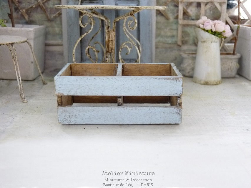 Miniature : Cagette Miniature en Bois, 2 casiers, Bleu Ciel Shabby, Échelle 1/1
