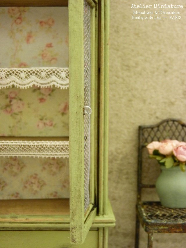 Thumbnail: Placard Miniature en Bois, Vaisselier, Lingère, Maison de Poupée, Échelle 1/12
