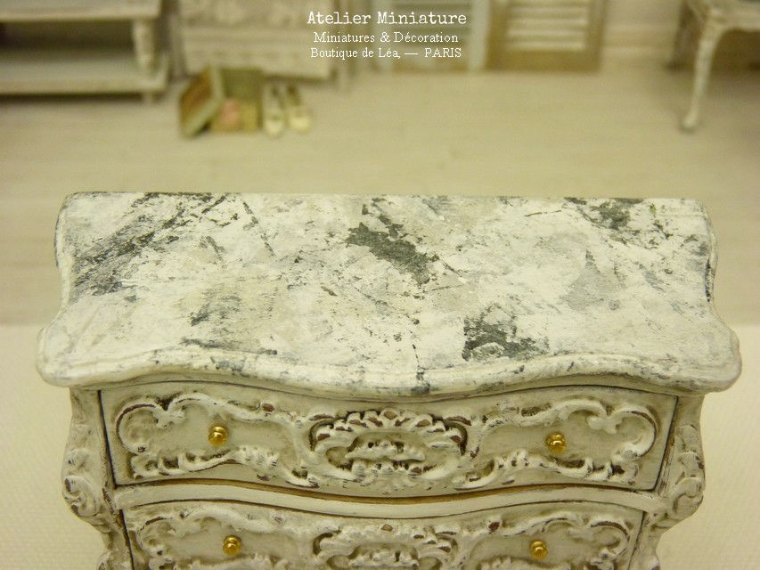 Miniature : Commode Baroque Miniature, Blanc vieilli, Imitation Marbre, Maison de Poupée