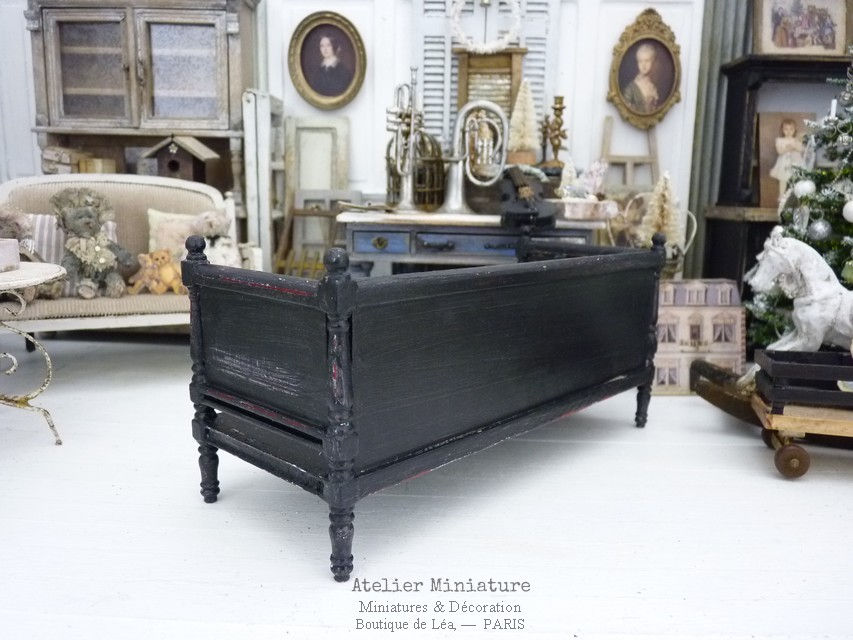Thumbnail: Canapé en Bois, Shabby Chippy Noir, Maison de Poupée, 1/12
