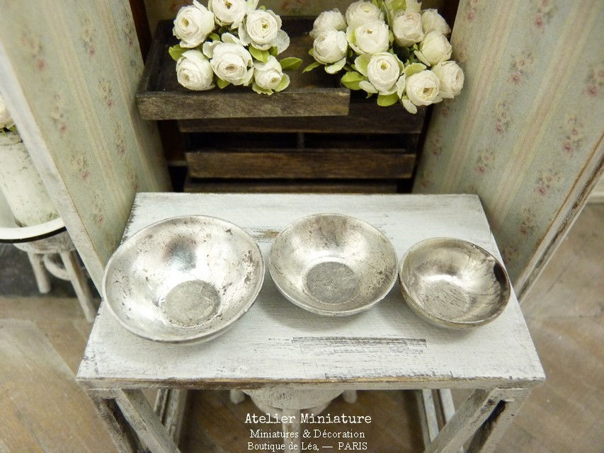 Thumbnail: Trois coupelles Vintages, Miniatures en Métal, Maison de Poupée