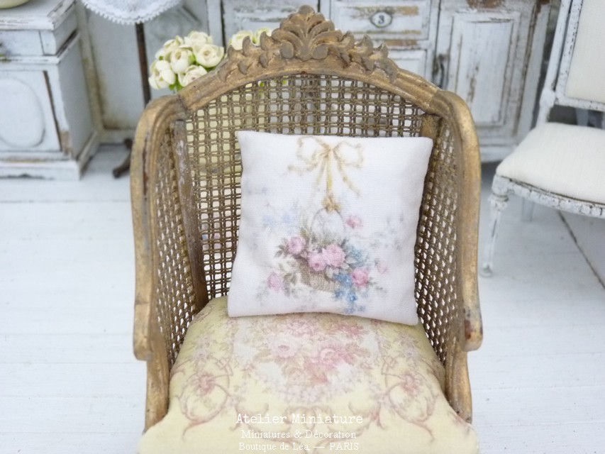 Miniature : Fauteuil Louis XV, Imitation Cannage, Mobilier de Maison de Poupée, Éch