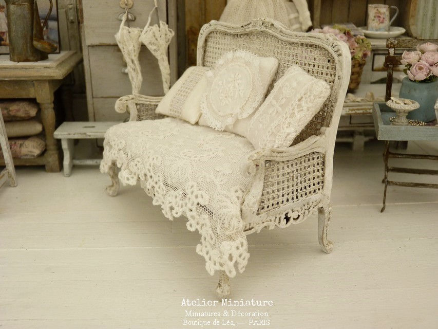 Thumbnail: Sofa Louis XV, Imitation Cannage, Romantique Chic, Maison de Poupée, Éc