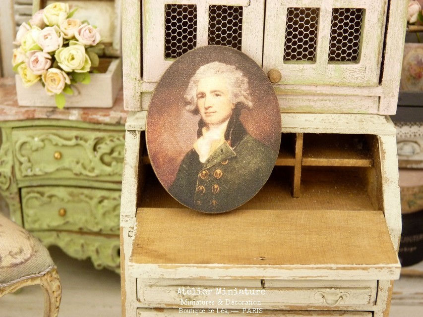 Miniature : Maison de Poupée, Échelle 1/12, Portrait Oval en Bois, Reproduction Imprimée
