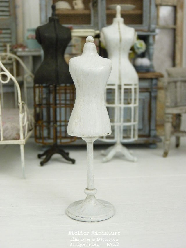 Thumbnail: Mannequin Buste en résine, Blanc Shabby Chic