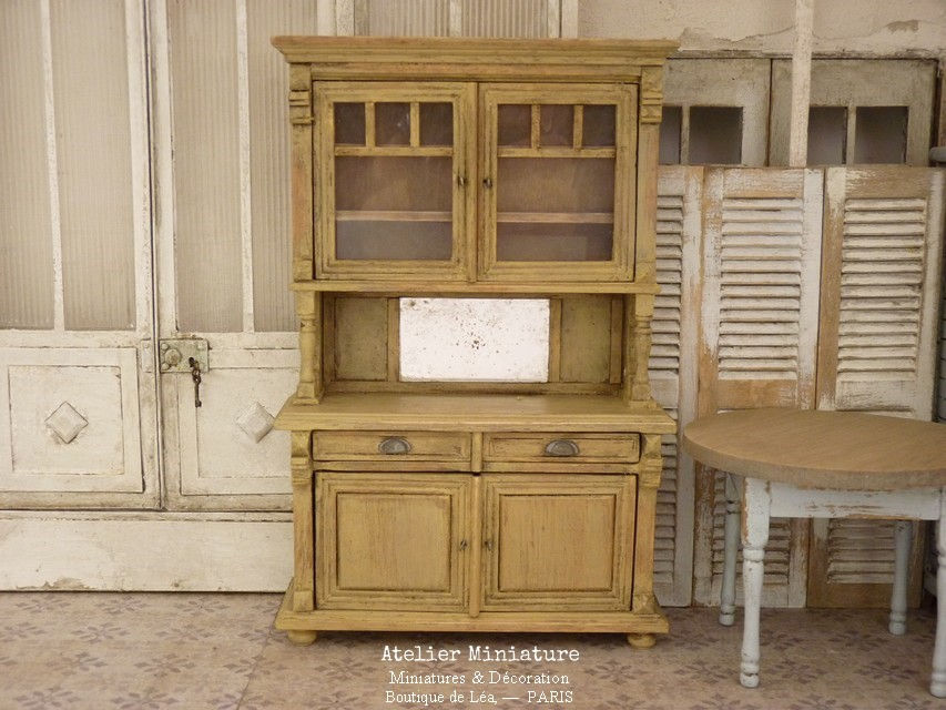 Thumbnail: Vaisselier Miniature en Bois, Maison de Poupée, Échelle 1/12