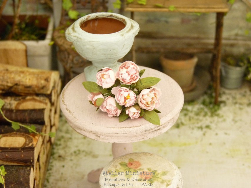 Thumbnail: 5 Pivoines Roses Miniatures, Fleurs en papier, Maison de Poupée