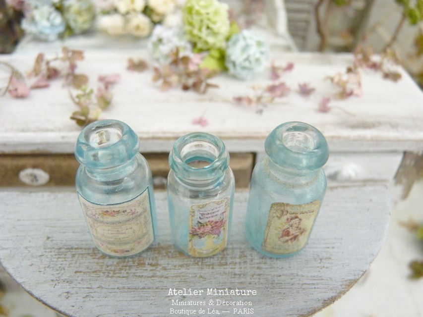 Miniature : 3 Bocaux en Verre Coloré, Maison de Poupée, 1/12