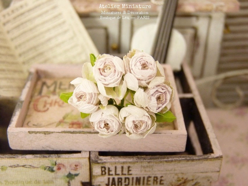 Miniature : #2 - Roses Miniatures, Fleurs en Papier, 100% fait main, Maison de Poupée