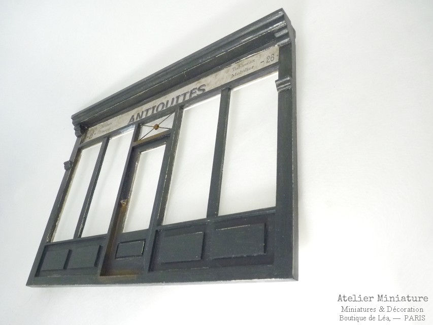 Miniature : Façade de Boutique Parisienne, ANTIQUITÉS, Miniature en Bois, Échelle